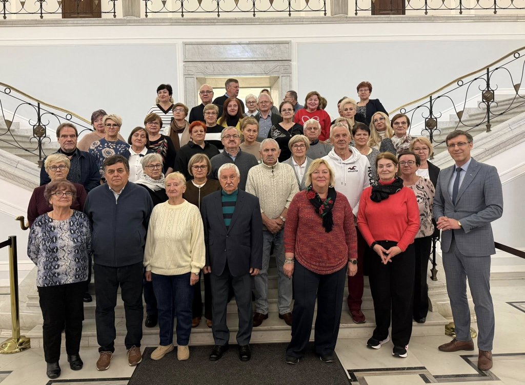 Seniorzy z Ostrołęki w Sejmie! Spotkali się z posłem Marcinem Grabowskim