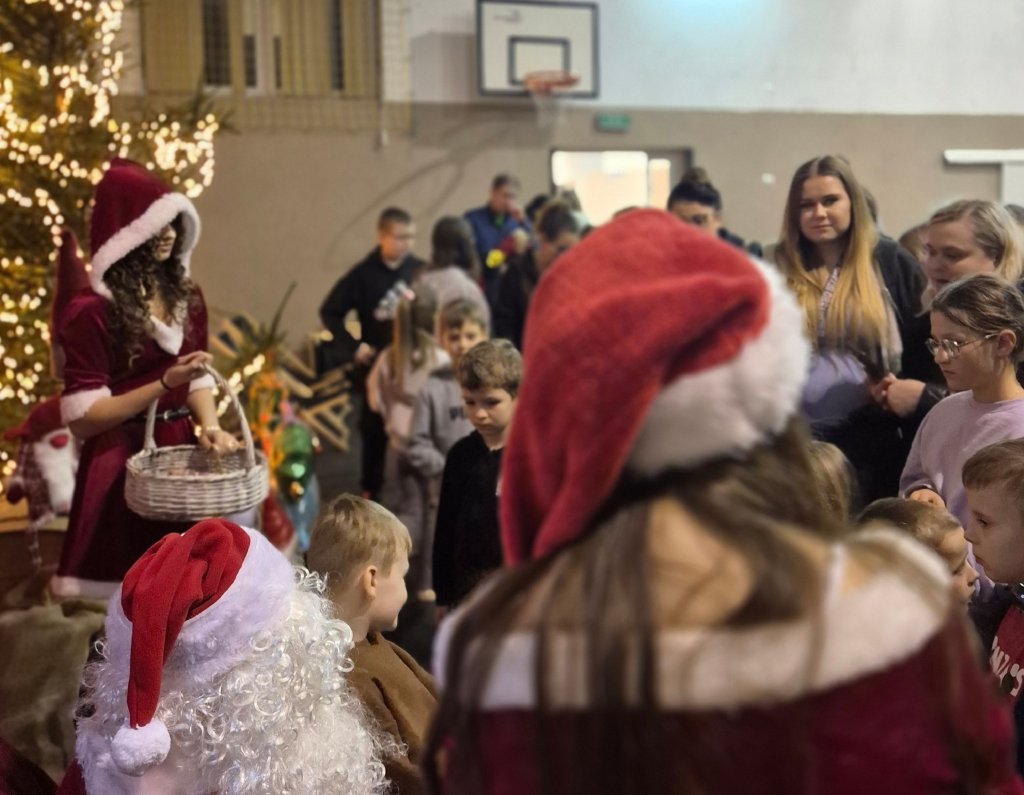 Mikołajkowe Kino w Czerwinie: Magia świąt, Renifer Niko i wizyta Świętego Mikołaja [ZDJĘCIA]