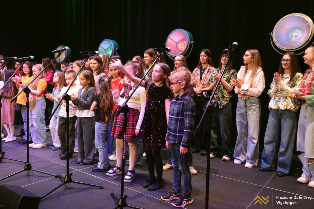 Magiczne Mikołajki w Muzeum Żołnierzy Wyklętych. Zespół Metro zachwycił świątecznym koncertem [ZDJĘCIA]