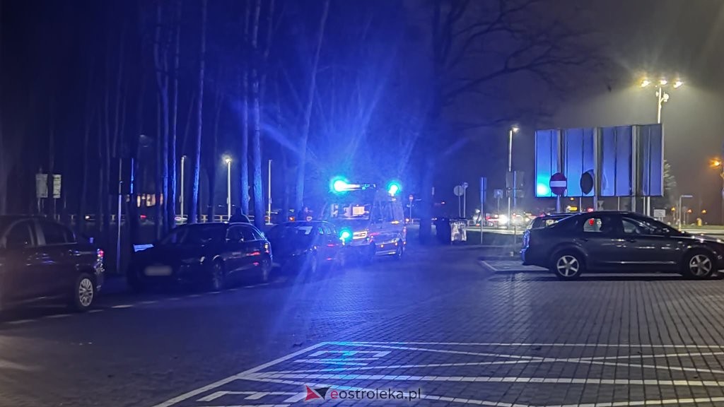 Ostrołęka: Dwie identyczne stłuczki na jednym rondzie. Sypnęło mandatami [ZDJĘCIA]