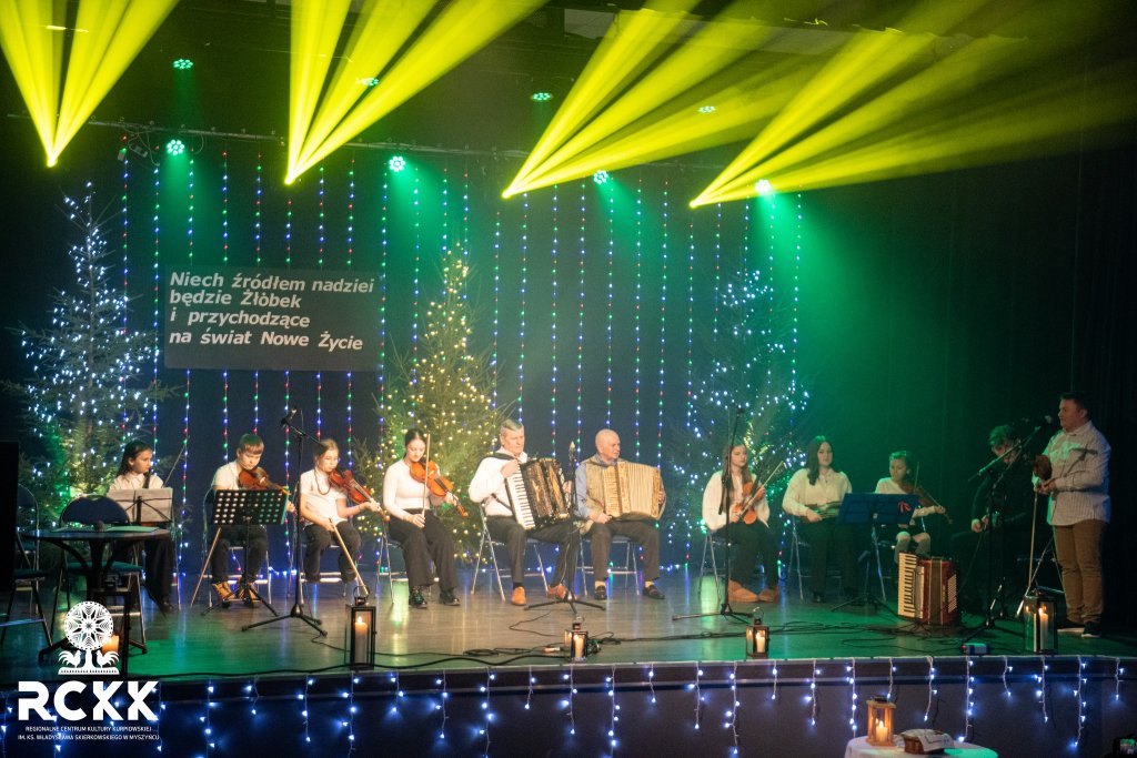 Ciepło, uśmiech i magia Wigilii. Wyjątkowy wieczór w Regionalnym Centrum Kultury Kurpiowskiej [ZDJĘCIA]