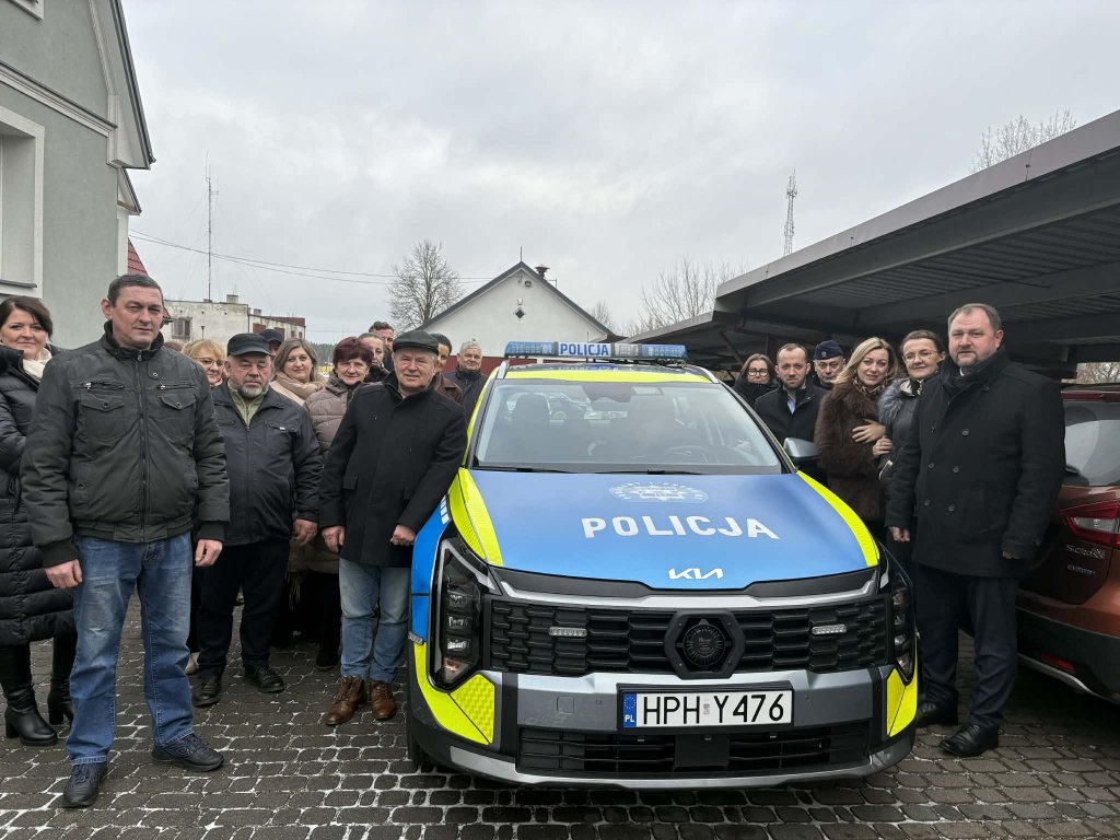 Nowy radiowóz w Kadzidle! "Na pewno będzie nam dobrze służył" [ZDJĘCIA]