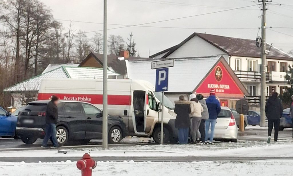 Zderzenie kilku aut przy Stacha Konwy w Ostrołęce!