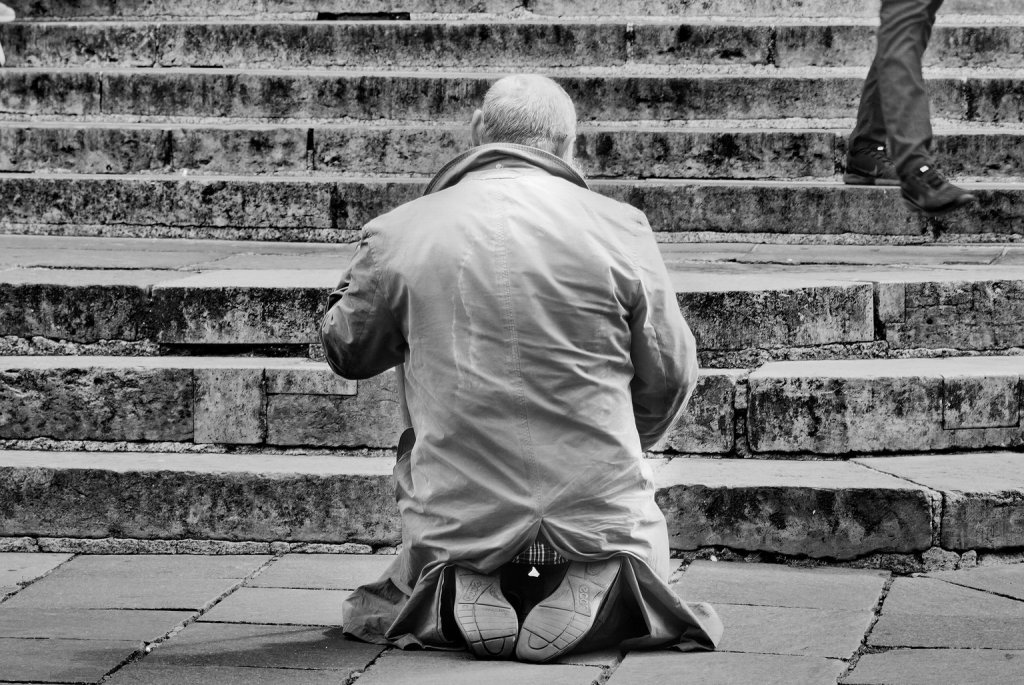 Noclegownia apeluje o pomoc dla osób bezdomnych. "Nie przechodźcie obojętnie"