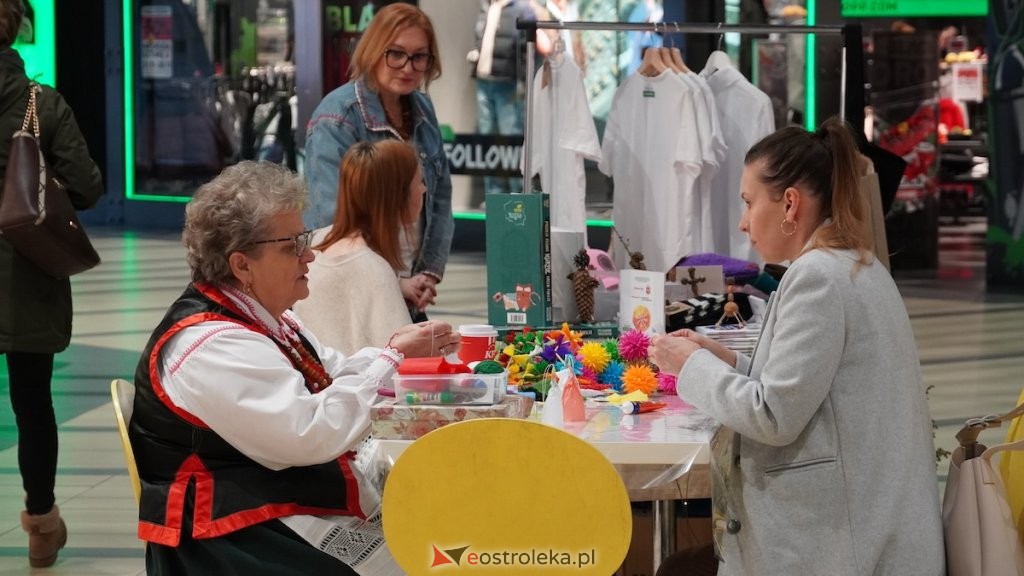 Folklor kurpiowski i świąteczna profilaktyka. Wydarzenie mikołajkowe w Ostrołęce! [ZDJĘCIA]