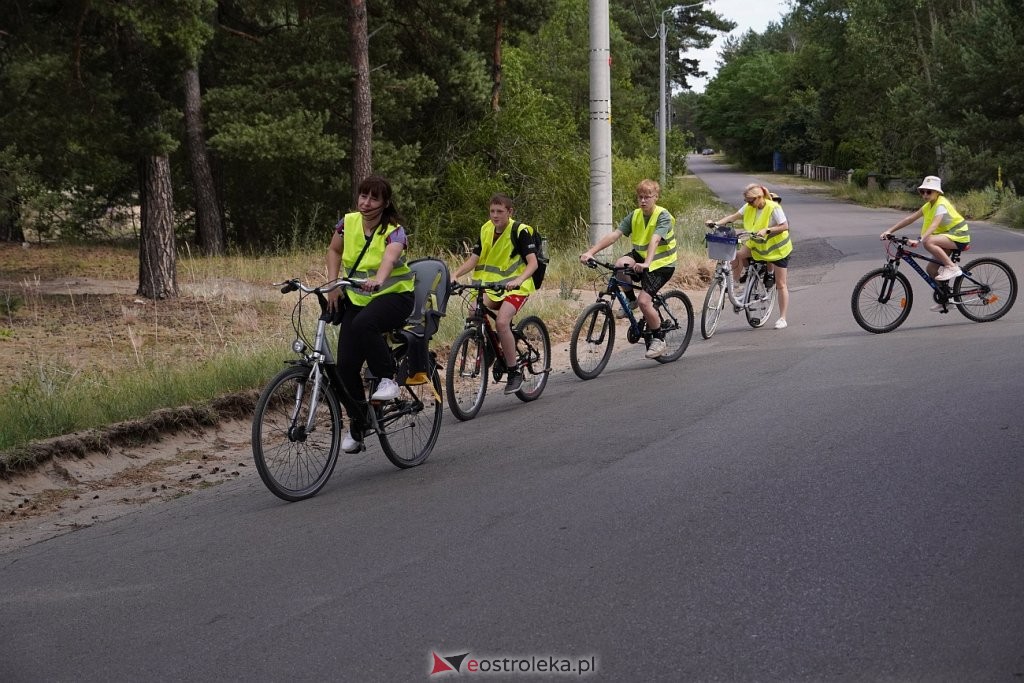 Ruch, Wiedza, Zabawa: Rajd Rowerowy z KGW Łazowianki [WIDEO, ZDJĘCIA]
