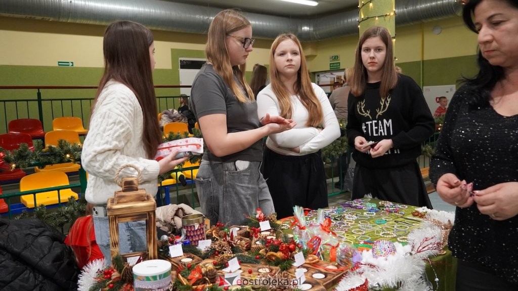 III szkolny kiermasz bożonarodzeniowy "Gramy dla Liliany"&nbsp;&nbsp;w Rzekuniu [ZDJĘCIA, WIDEO]