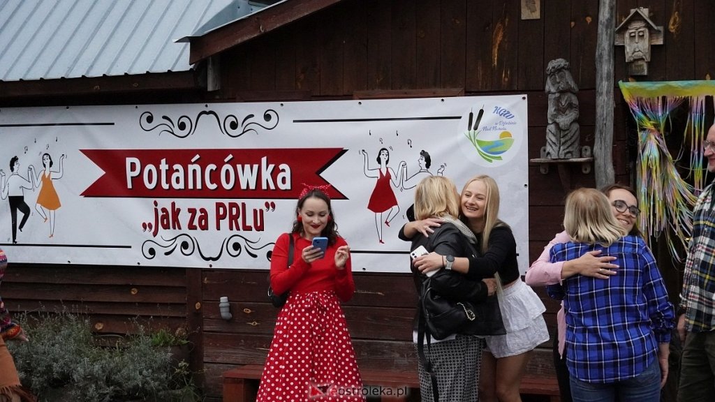 Potańcówka "Jak za PRL-u" w Dzbeninie [ZDJĘCIA]