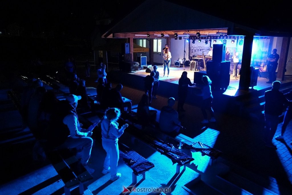 Zabawa pod gwiazdami z zespołem Everest w Baranowie [WIDEO, ZDJĘCIA]