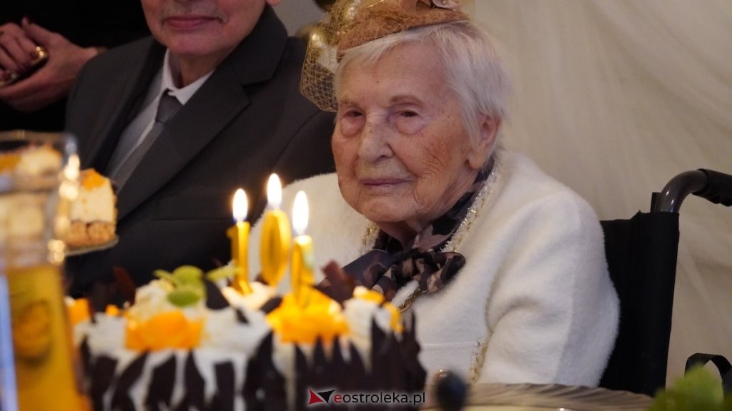 Setne urodziny pani Karoliny! Wzruszający jubileusz w Ostrołęce [ZDJĘCIA, WIDEO]