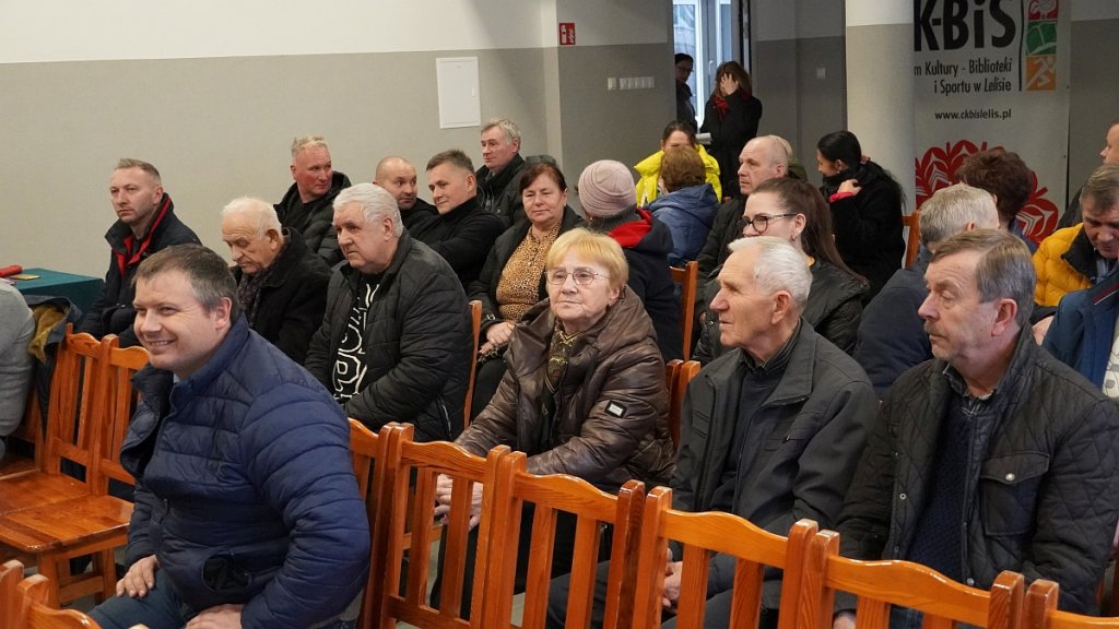 Burzliwa dyskusja w Lelisie. Czy farmy wiatrowe zaszkodzą środowisku, czy wzmocnią budżet gminy? [WIDEO]