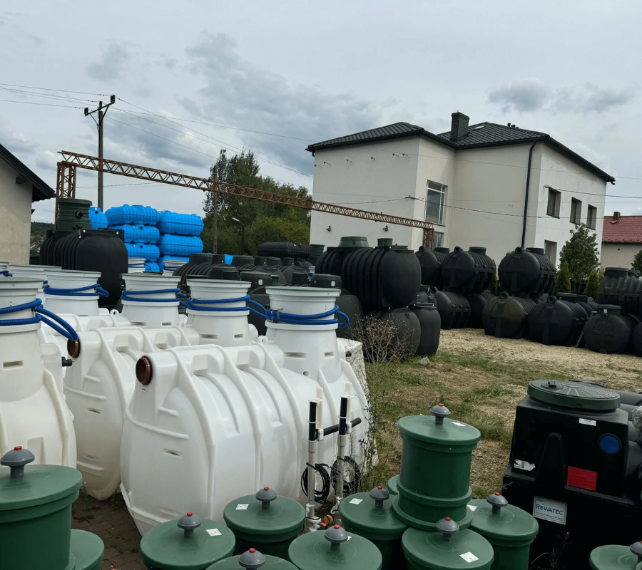 Ile kosztuje przydomowa oczyszczalnia ścieków w 2025? Zobacz, ile naprawdę zapłacisz.