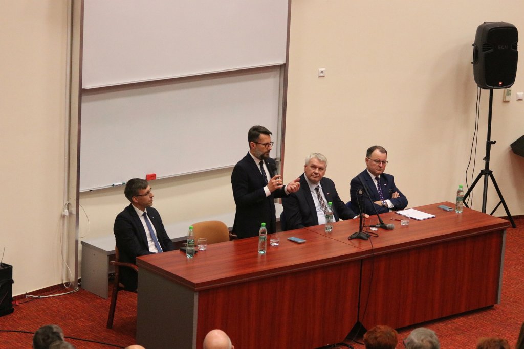 Poseł Radosław Fogiel w Ostrołęce. "Będziemy zrywać z szaleństwami" [WIDEO, ZDJĘCIA]