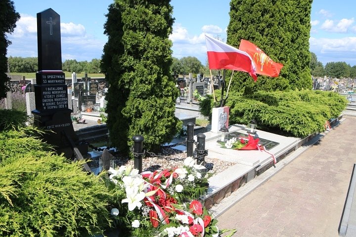 Grób w Rzekuniu dziś