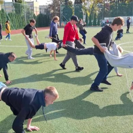 "Chrzest bojowy" pierwszaków w "Metalówce": Radość, sport i zabawa! [ZDJĘCIA]