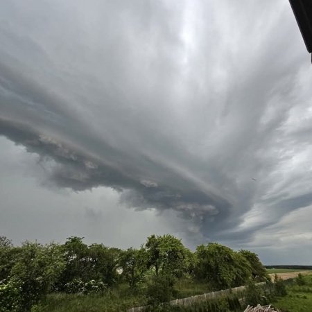 Alert RCB dla regionu! Burze, deszcz i silny wiatr 