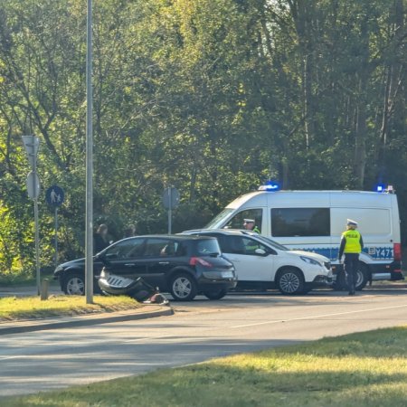 Kolizja na Alei Popiełuszki w Ostrołęce. Mandat i punkty karne dla sprawczyni [ZDJĘCIA]