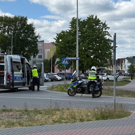 Wypadek na ul. Sikorskiego w Ostrołęce – 9-letnia dziewczynka zabrana do szpitala [ZDJĘCIA]