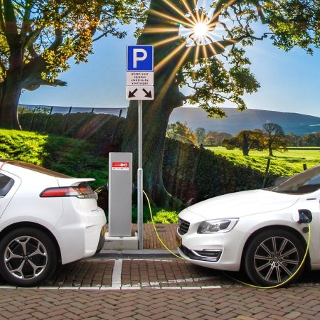 Dopłaty do zakupu auta elektrycznego – kto i na jakich zasadach je otrzyma?