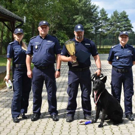 Brązowy medal dla ostrołęckiej policji! Owczarek Torys na podium mistrzostw kynologicznych