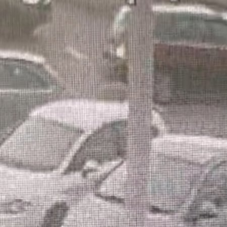 Ostrołęka: Uderzył w auto pod Galerią Bursztynową i uciekł. Policja szuka kierowcy bordowego passata [WIDEO]