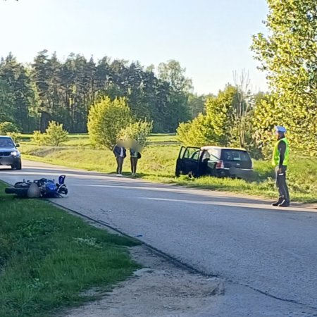 Motocyklista w szpitalu po zderzeniu z samochodem. Winna nieostrożność
