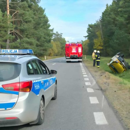 Dachowanie na drodze krajowej. Jedna osoba ranna!