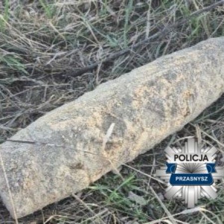 Niebezpieczne znalezisko podczas prac polowych. W akcji patrol saperski