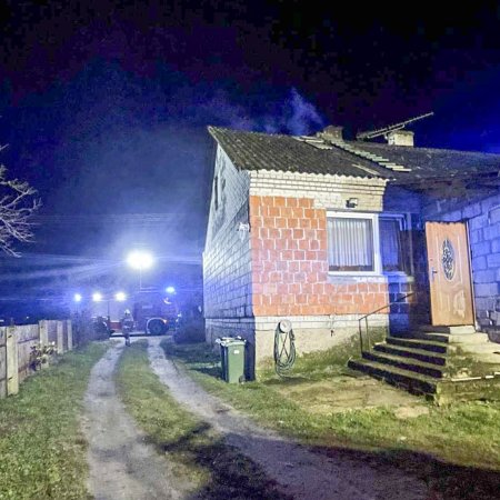 Alarm w poniedziałkowy wieczór. Strażacy ruszyli do pożaru