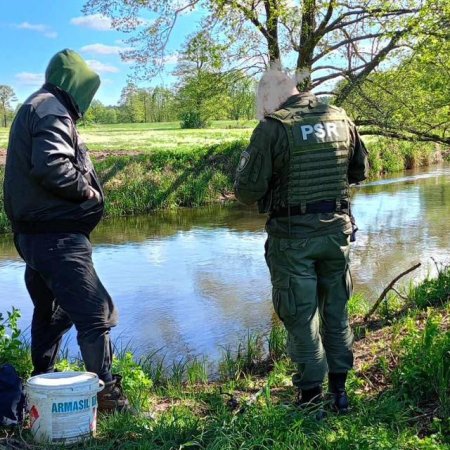 Straż Rybacka z Ostrołęki podsumowuje majówkę. Prawie 200 skontrolowanych wędkarzy