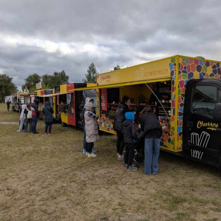 Festiwal Smaków Food Trucków: Weekend pełen pyszności na Plaży Miejskiej w Ostrołęce [WIDEO, ZDJĘCIA]