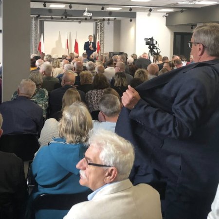 Poseł z Ostrołęki na spotkaniu z europosłem PiS. Kampanię kończy z Nawrockim