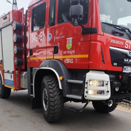 Groźny incydent w gminie Troszyn: auto stanęło w ogniu
