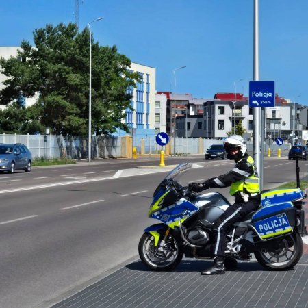Bezpieczny długi weekend: Ostrołęccy policjanci czuwają nad naszym wypoczynkiem
