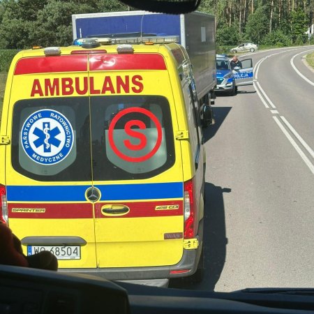 Zderzenie ciężarówki z busem w okolicach Myszyńca. Jedna osoba poszkodowana