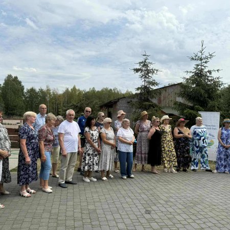 "Wiek to tylko liczba". Impreza dla seniorów w Dzbeninie [ZDJĘCIA]