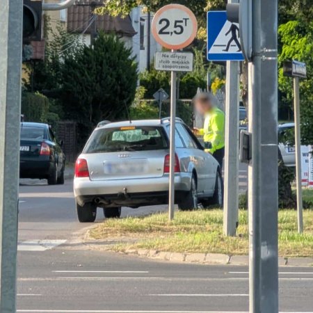 Groźna sytuacja na Traugutta. Kierowca zachował zimną krew [ZDJĘCIA]
