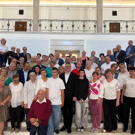 Wyjątkowa wizyta w Sejmie. Seniorzy gośćmi posła z Ostrołęki