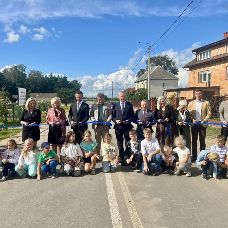 Uroczyste otwarcie zmodernizowanej drogi. Inwestycja za blisko 14 mln zł