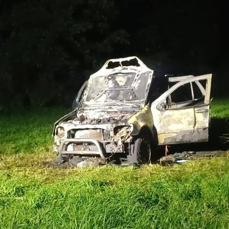 Jak on się tam znalazł? Zagadkowy pożar samochodu pod Kadzidłem [ZDJĘCIA]
