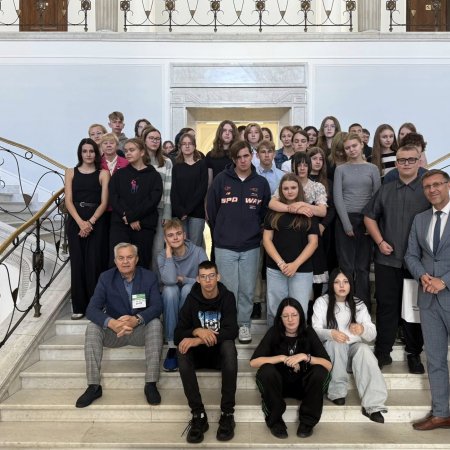 Uczniowie ostrołęckiego liceum zwiedzili Sejm na zaproszenie posła Grabowskiego