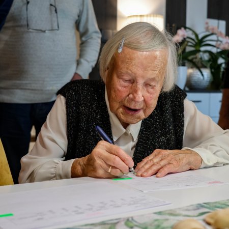 Stulatka z Ostrołęki. Genowefa Mielnicka – świadek historii, Matka Chrzestna statku [ZDJĘCIA]