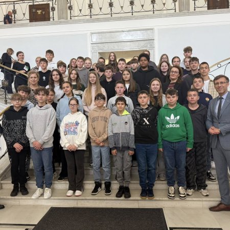 Uczniowie gośćmi posła Grabowskiego w Sejmie. Był też burmistrz! [ZDJĘCIA]