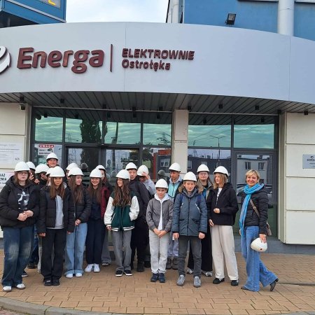 Uczniowie ze szkoły w Kadzidle odwiedzili elektrownię w Ostrołęce