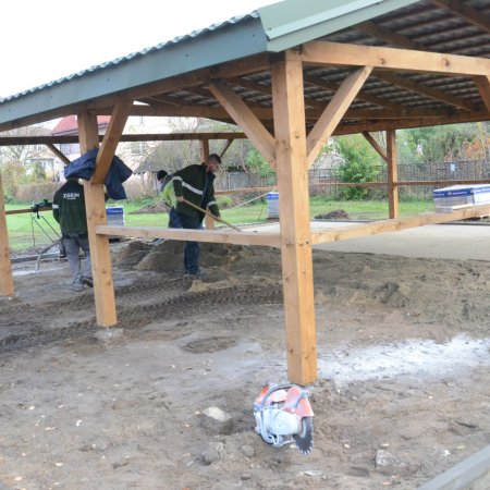 Nowa kostka brukowa i wiata przystankowa. Gmina Kadzidło inwestuje