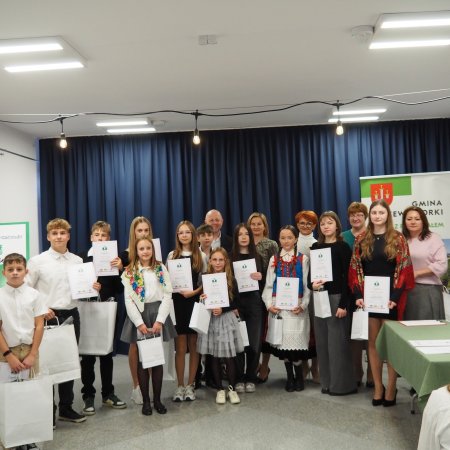 Kurpiowskie talenty zabłysnęły! Eliminacje gminne konkursu recytatorskiego w Olszewie-Borkach! [ZDJĘCIA]