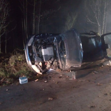 Wypadek w Jazgarce: Smartfon sam wezwał pomoc! [ZDJĘCIA]