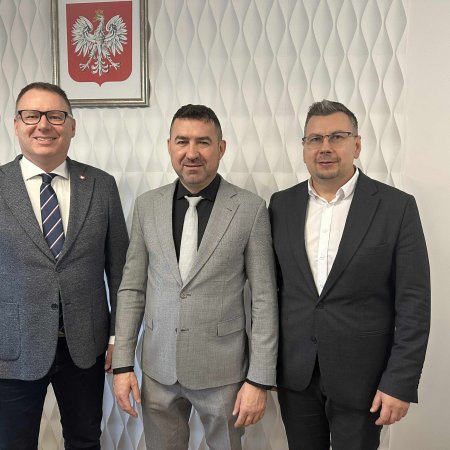 Poseł Popielarz w Karniewie. "Konkretna rozmowa o inwestycjach i rozwoju gminy"