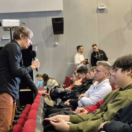 Uczniowie poznali kulisy pracy dziennikarskiej. "Warsztaty Odważnej Młodzieży"