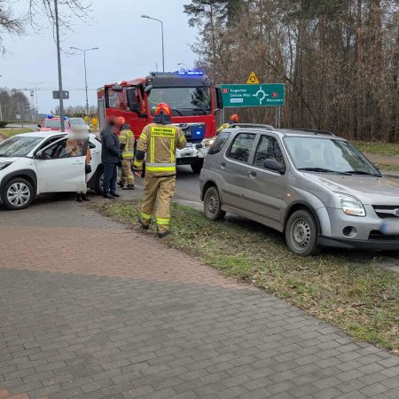 Poważny wypadek w Ostrołęce. Potrącenie pieszego na rondzie im. Łupaszki [ZDJĘCIA]